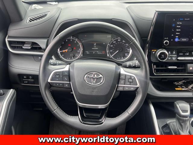 used 2024 Toyota Highlander car, priced at $41,690