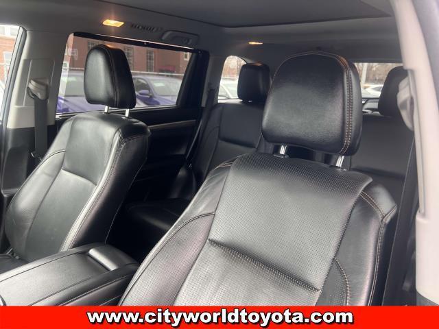 used 2018 Toyota Highlander car, priced at $27,490