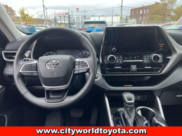 used 2024 Toyota Highlander car, priced at $43,990