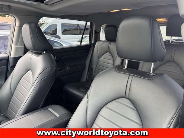 used 2024 Toyota Highlander car, priced at $41,890