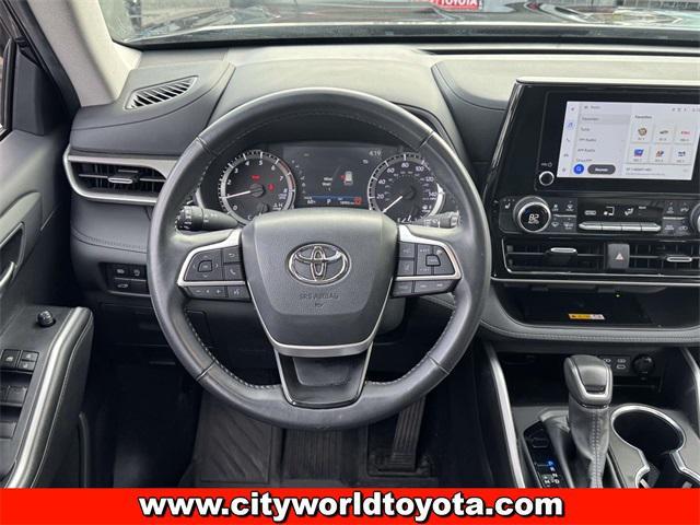 used 2024 Toyota Highlander car, priced at $41,890