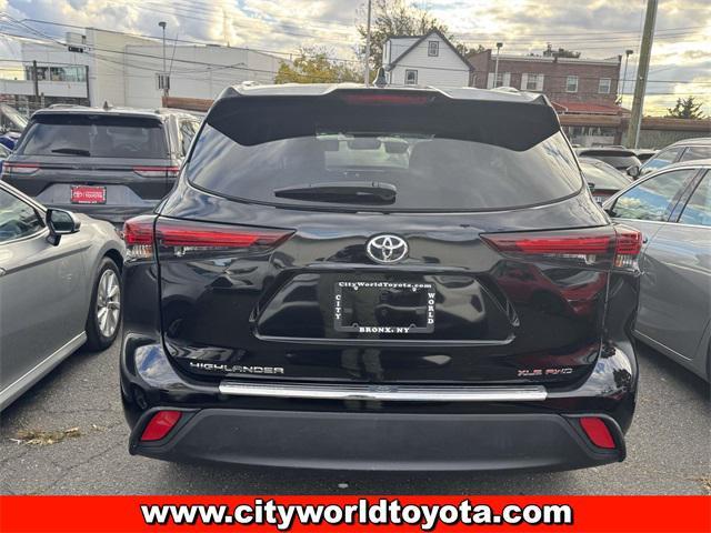 used 2024 Toyota Highlander car, priced at $41,890