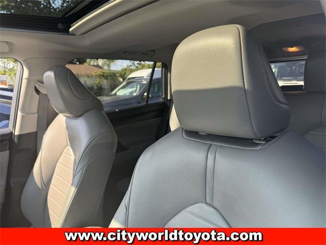 used 2021 Toyota Highlander car, priced at $34,190