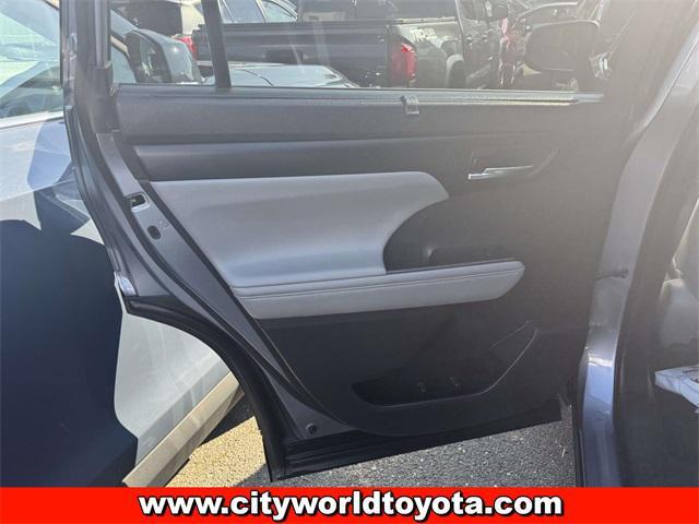 used 2021 Toyota Highlander car, priced at $34,190
