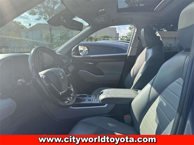 used 2021 Toyota Highlander car, priced at $34,190