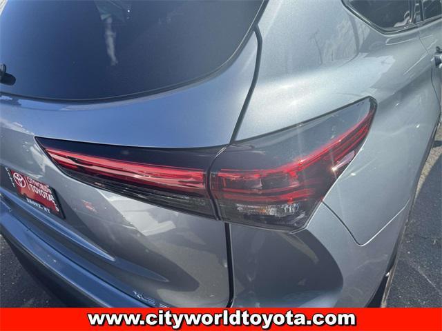 used 2021 Toyota Highlander car, priced at $34,190