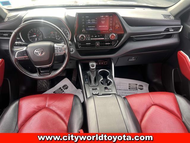 used 2021 Toyota Highlander car, priced at $34,490