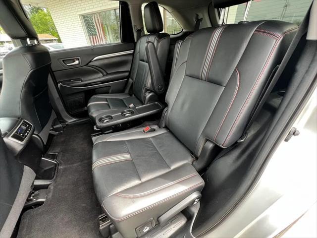 used 2019 Toyota Highlander car, priced at $27,930