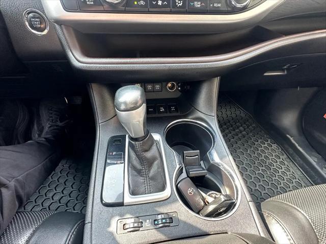 used 2017 Toyota Highlander car, priced at $25,415