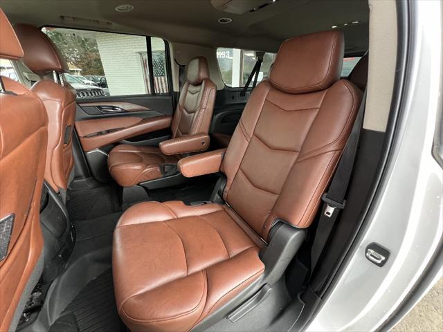 used 2019 Cadillac Escalade ESV car, priced at $33,090