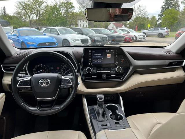 used 2020 Toyota Highlander car, priced at $27,400