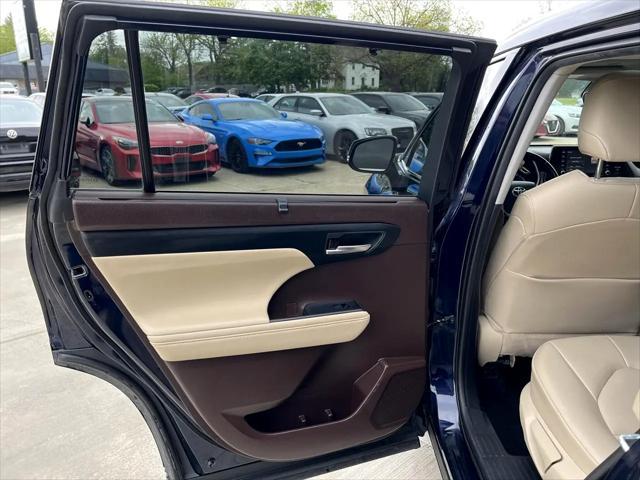 used 2020 Toyota Highlander car, priced at $27,400