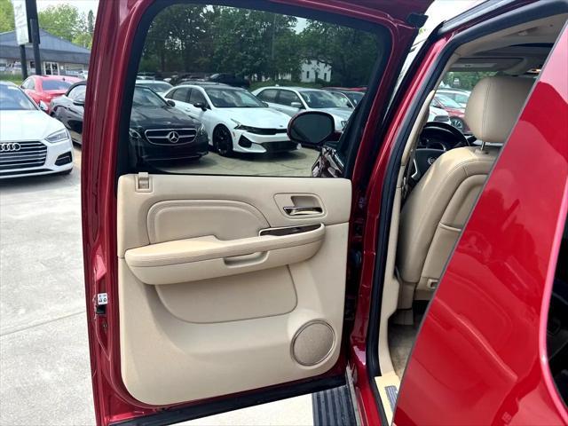 used 2014 Cadillac Escalade ESV car, priced at $13,879