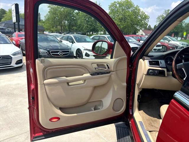 used 2014 Cadillac Escalade ESV car, priced at $13,879