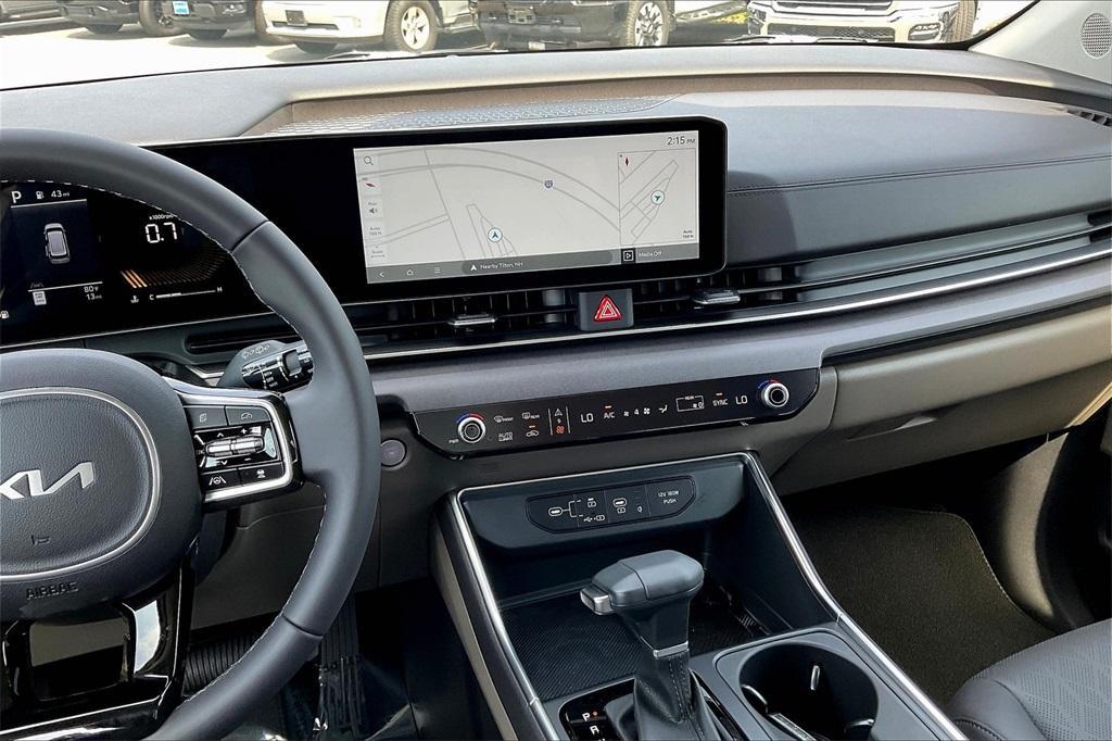new 2025 Kia Carnival car, priced at $38,627