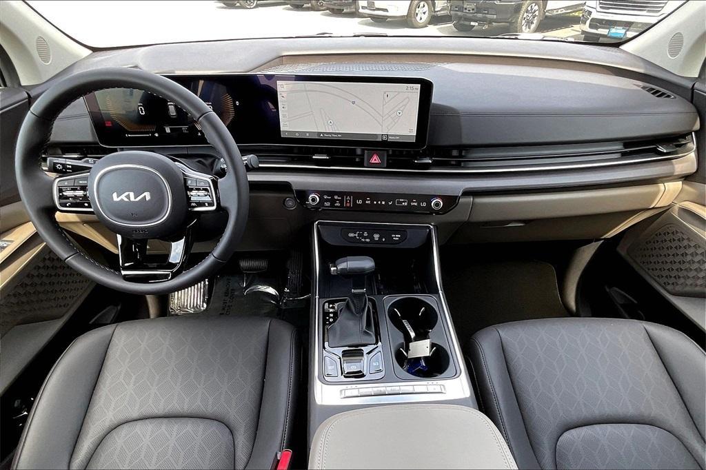 new 2025 Kia Carnival car, priced at $38,627