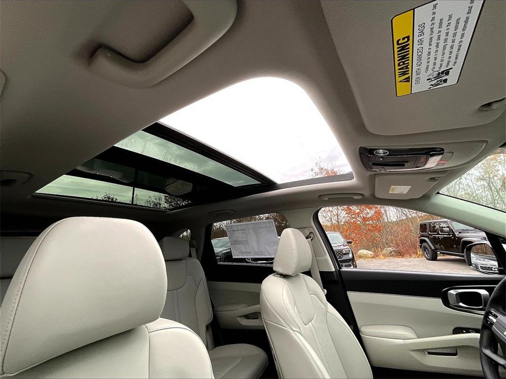 new 2026 Kia Sorento Hybrid car, priced at $42,885