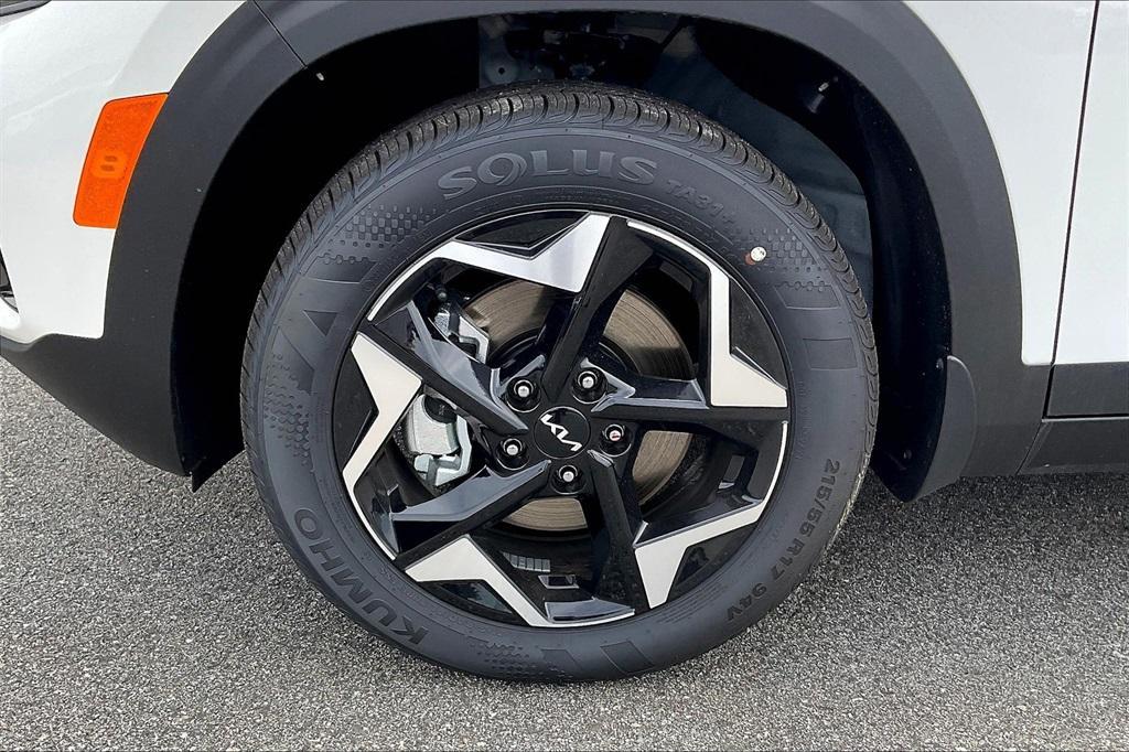 new 2025 Kia Seltos car, priced at $28,561