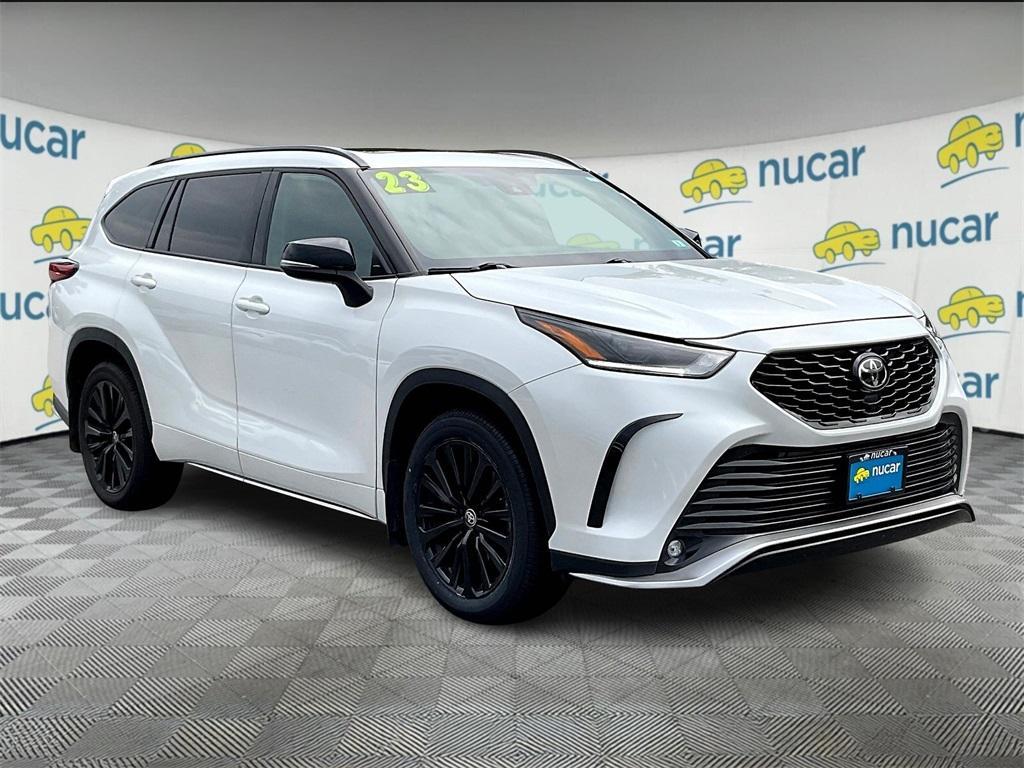 used 2023 Toyota Highlander car, priced at $39,223