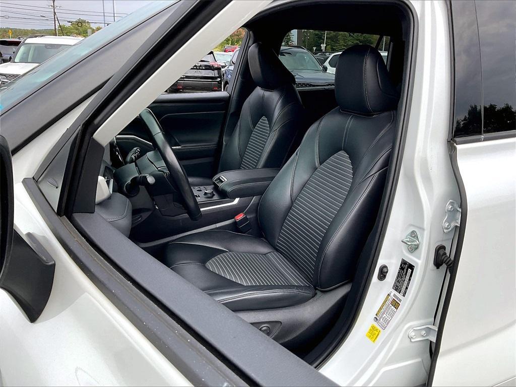 used 2023 Toyota Highlander car, priced at $39,223