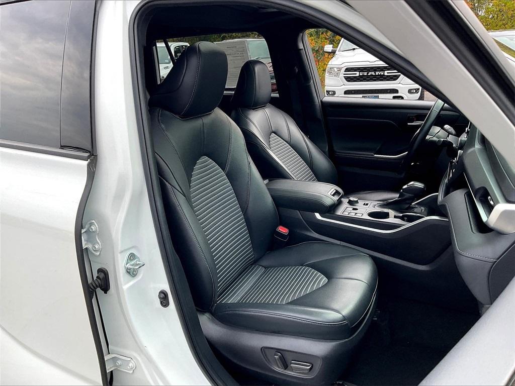 used 2023 Toyota Highlander car, priced at $39,223