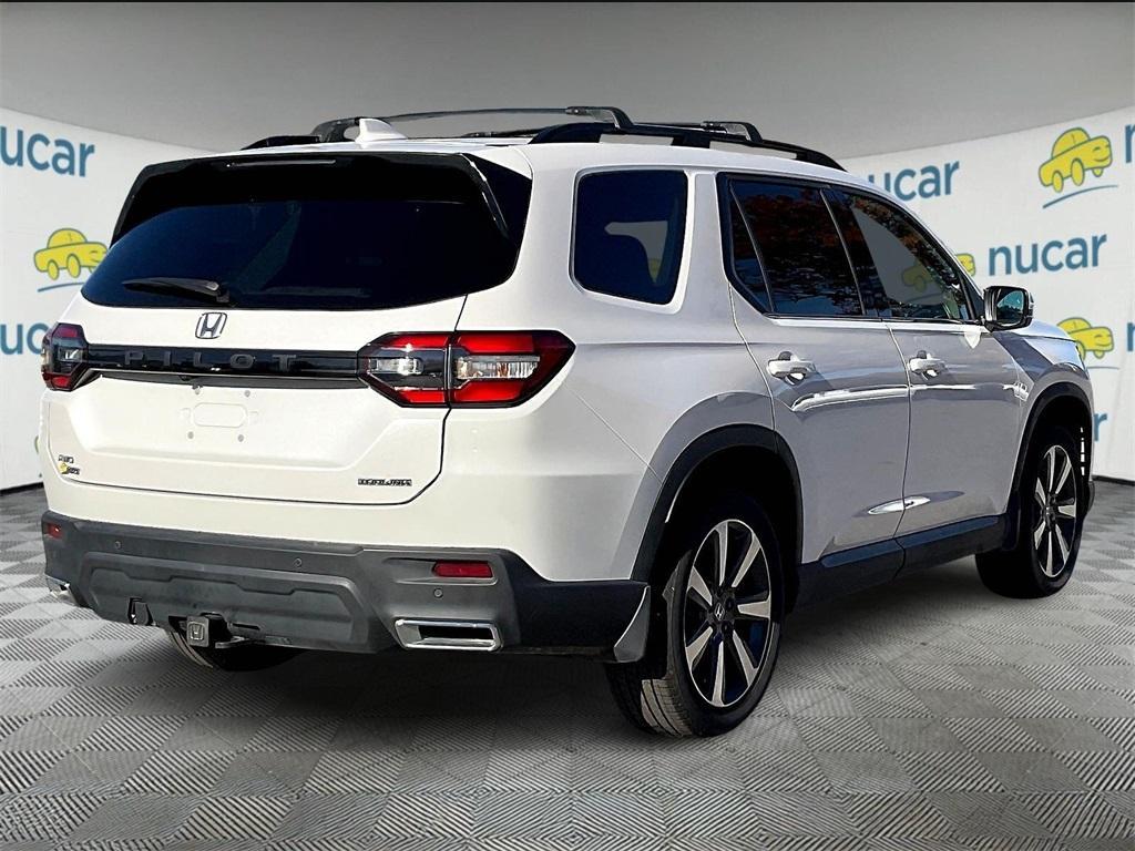 used 2025 Honda Pilot car, priced at $42,777