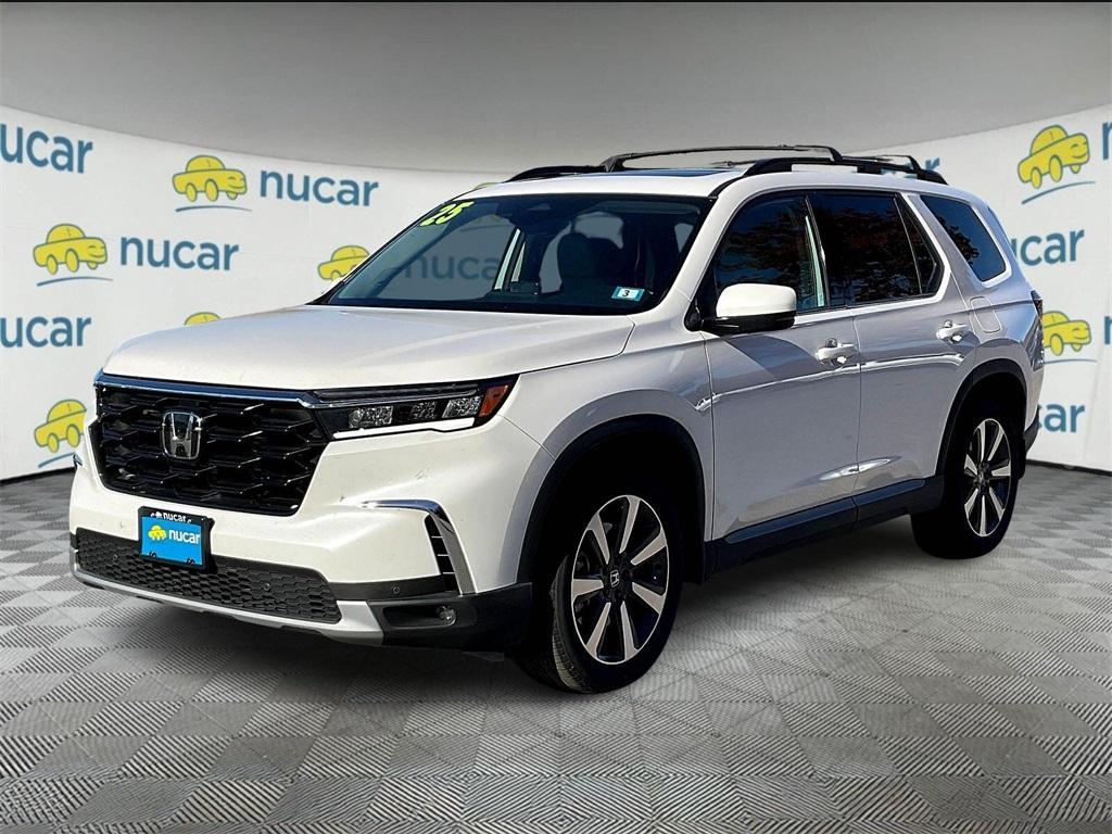 used 2025 Honda Pilot car, priced at $42,777