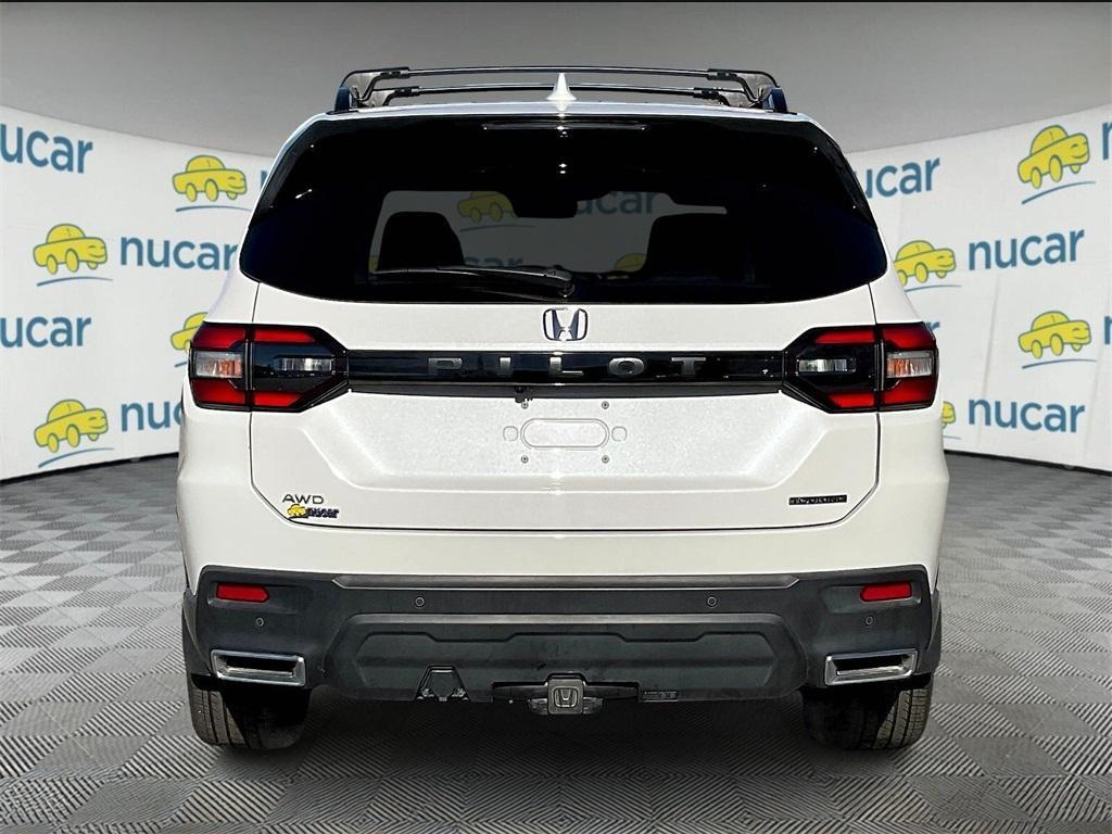 used 2025 Honda Pilot car, priced at $42,777