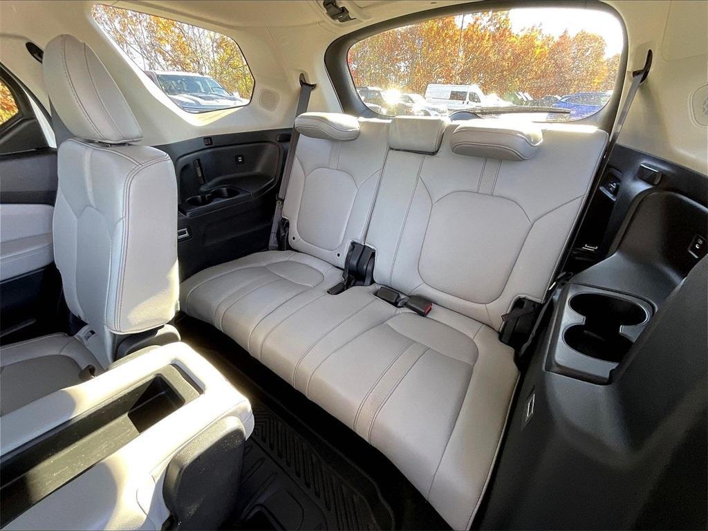 used 2025 Honda Pilot car, priced at $42,777