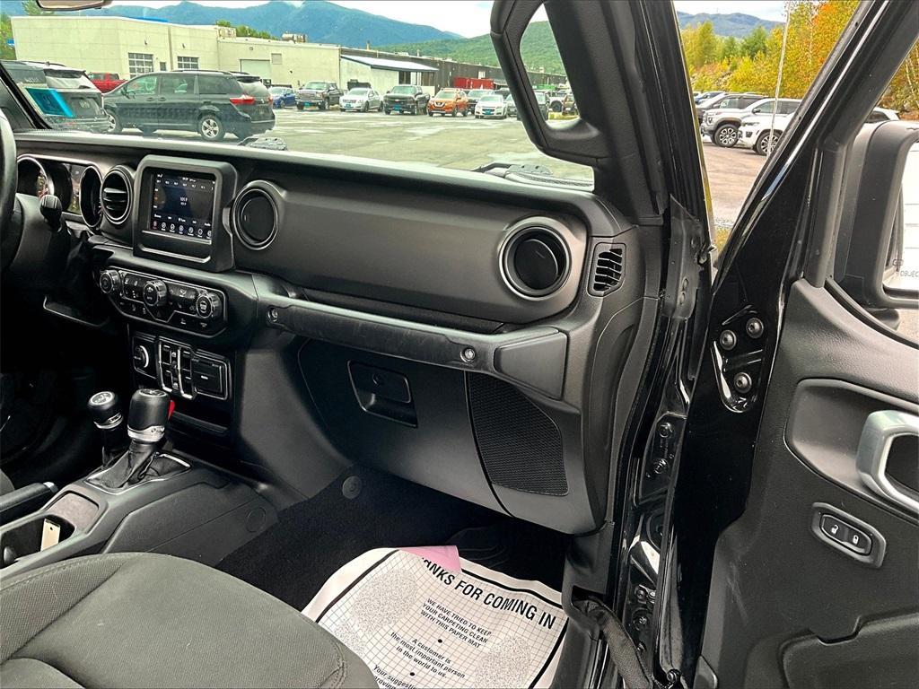 used 2022 Jeep Gladiator car, priced at $32,643