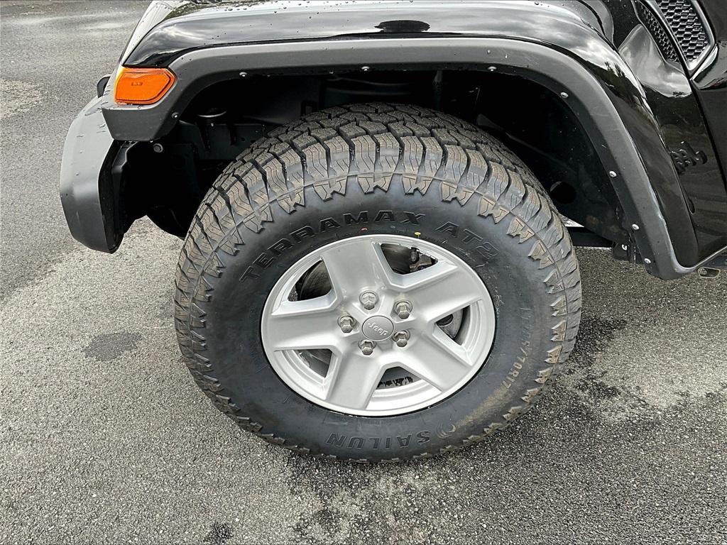 used 2022 Jeep Gladiator car, priced at $32,643
