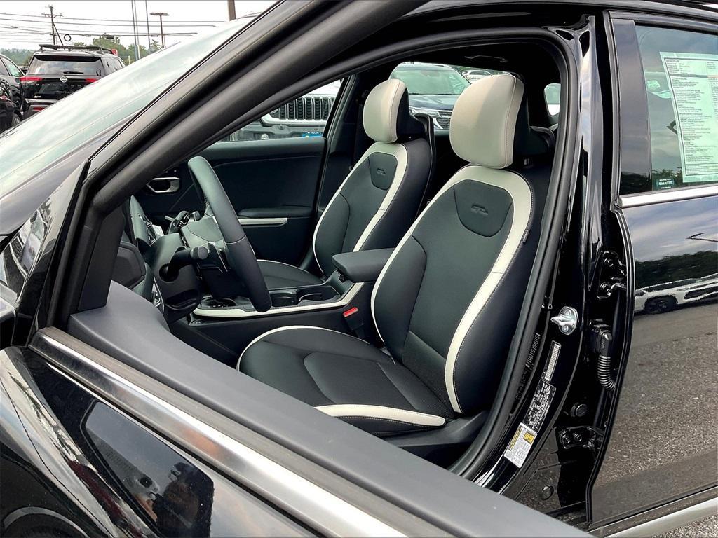 new 2025 Kia K4 car, priced at $26,414