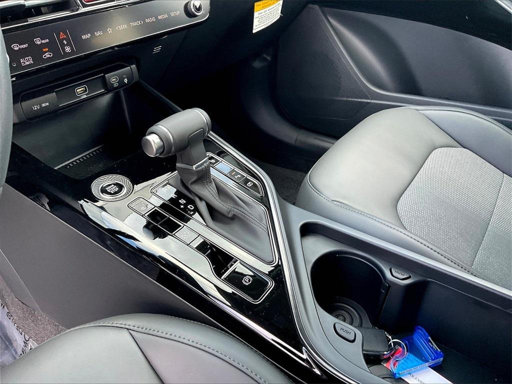 new 2025 Kia Niro car, priced at $28,302