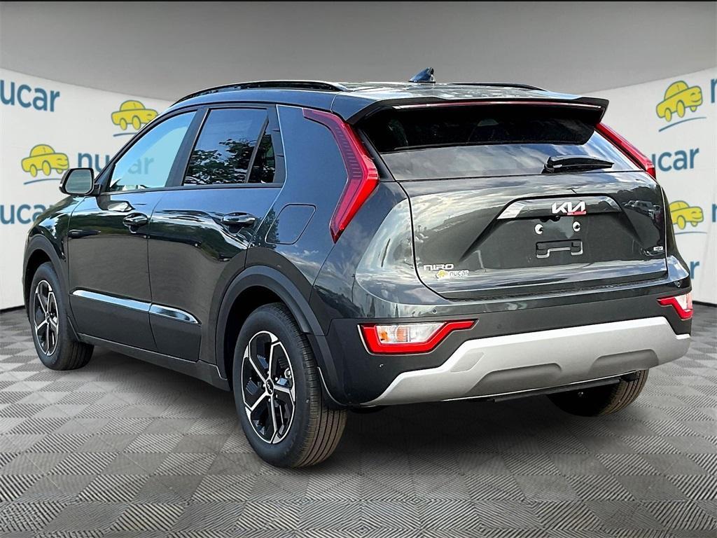 new 2025 Kia Niro car, priced at $28,302