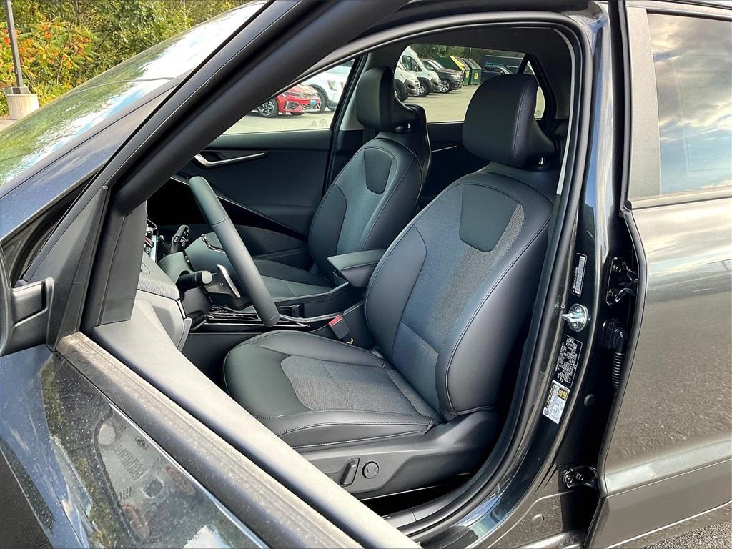 new 2025 Kia Niro car, priced at $28,302