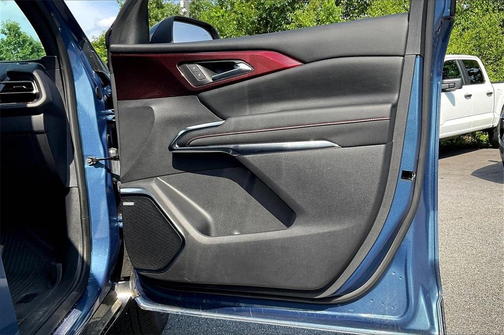 used 2024 Chevrolet Traverse car, priced at $52,887