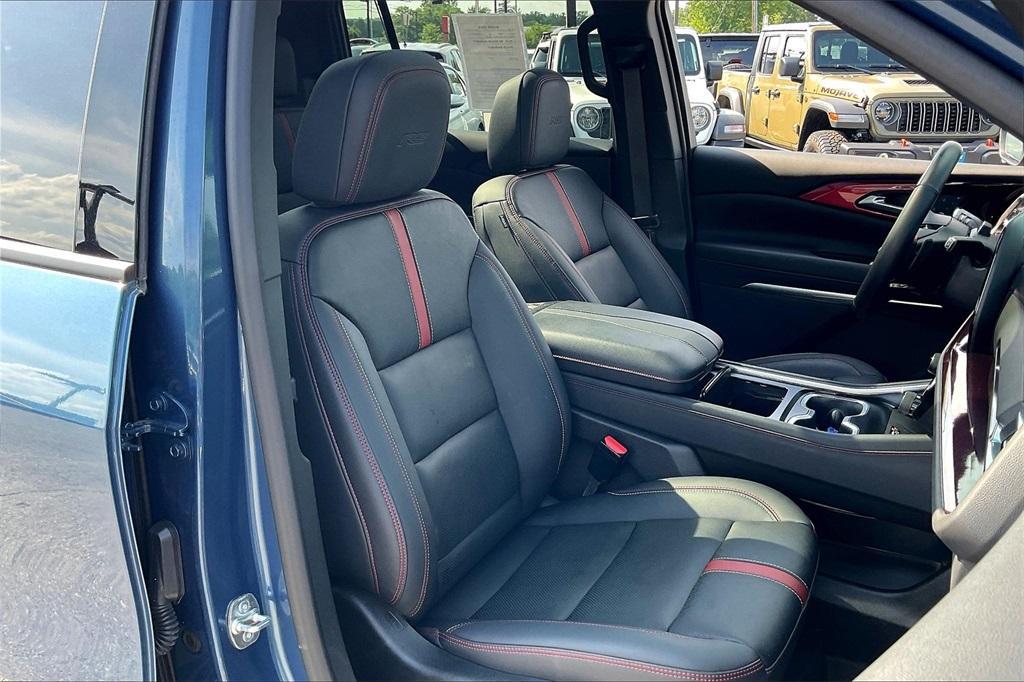 used 2024 Chevrolet Traverse car, priced at $52,887