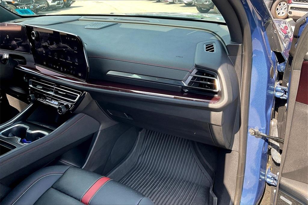 used 2024 Chevrolet Traverse car, priced at $52,887