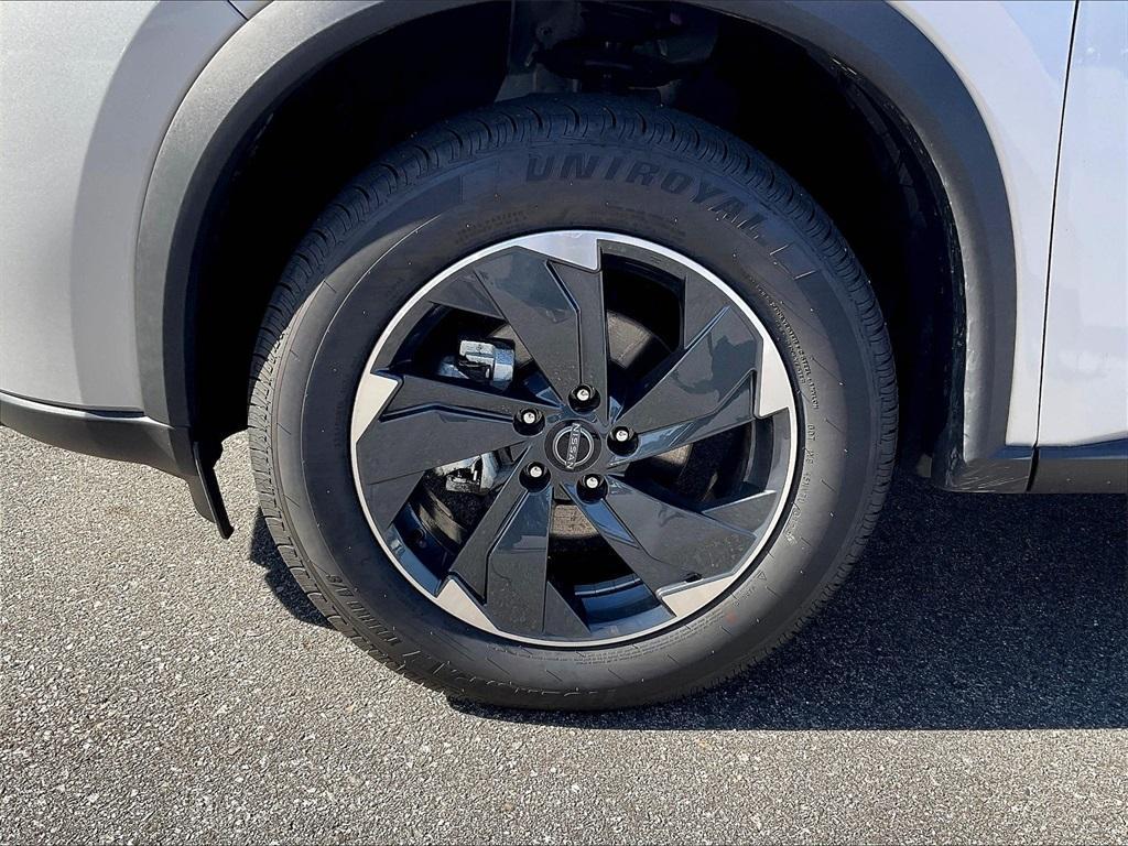used 2024 Nissan Rogue car, priced at $24,677