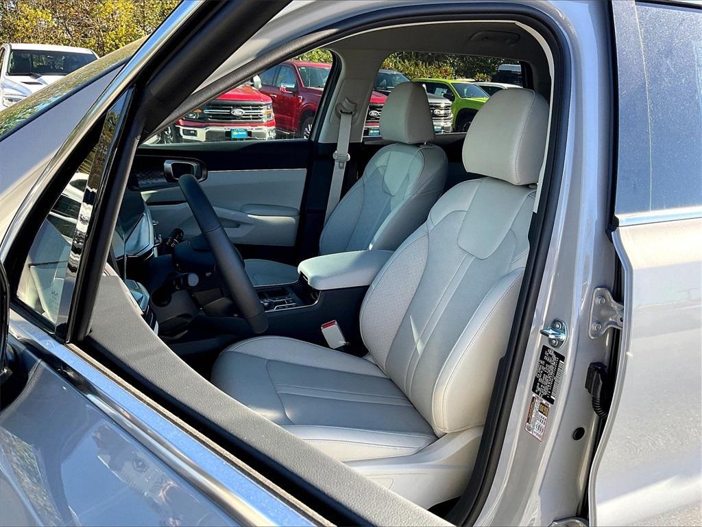 new 2026 Kia Sorento car, priced at $39,280