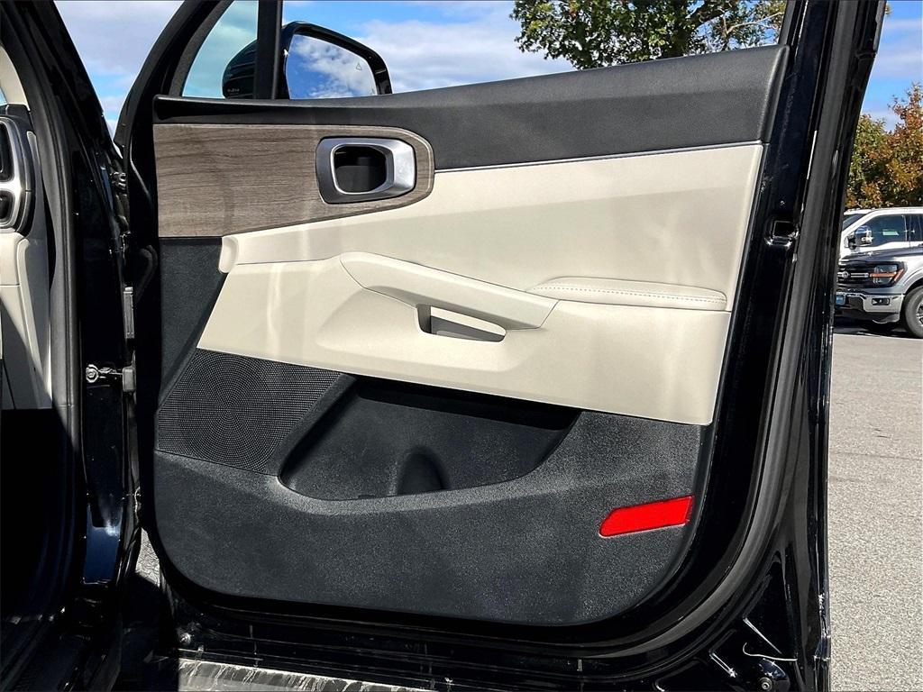 used 2022 Kia Sorento car, priced at $27,323