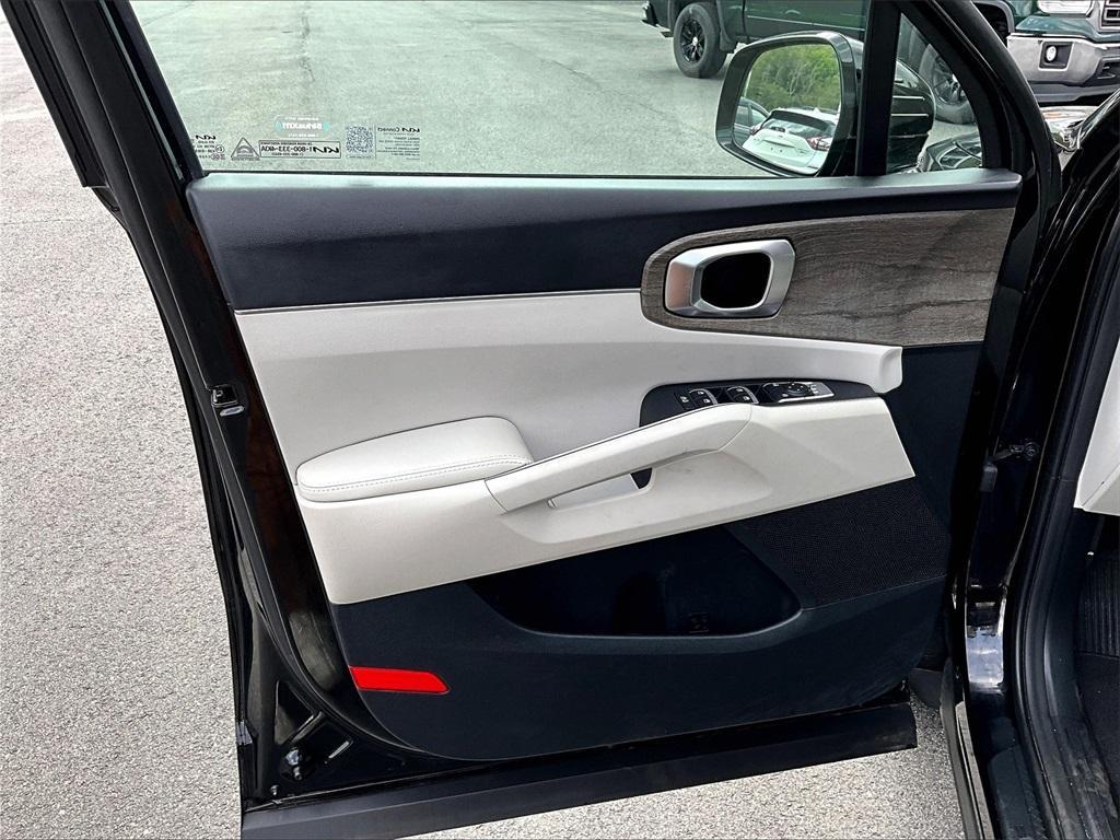 used 2022 Kia Sorento car, priced at $28,844