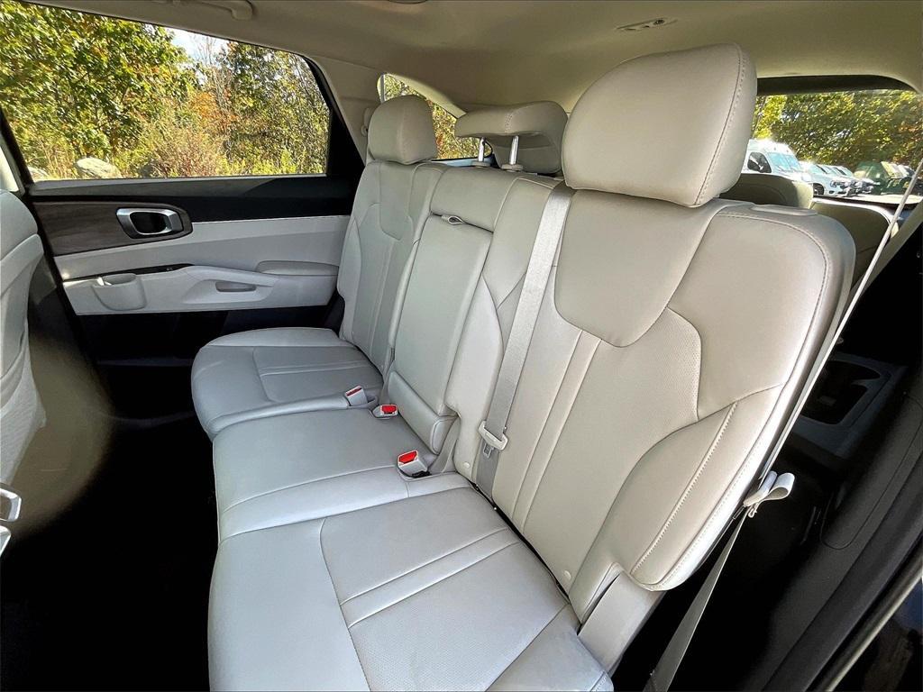 used 2022 Kia Sorento car, priced at $27,323