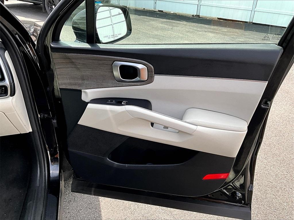used 2022 Kia Sorento car, priced at $28,844