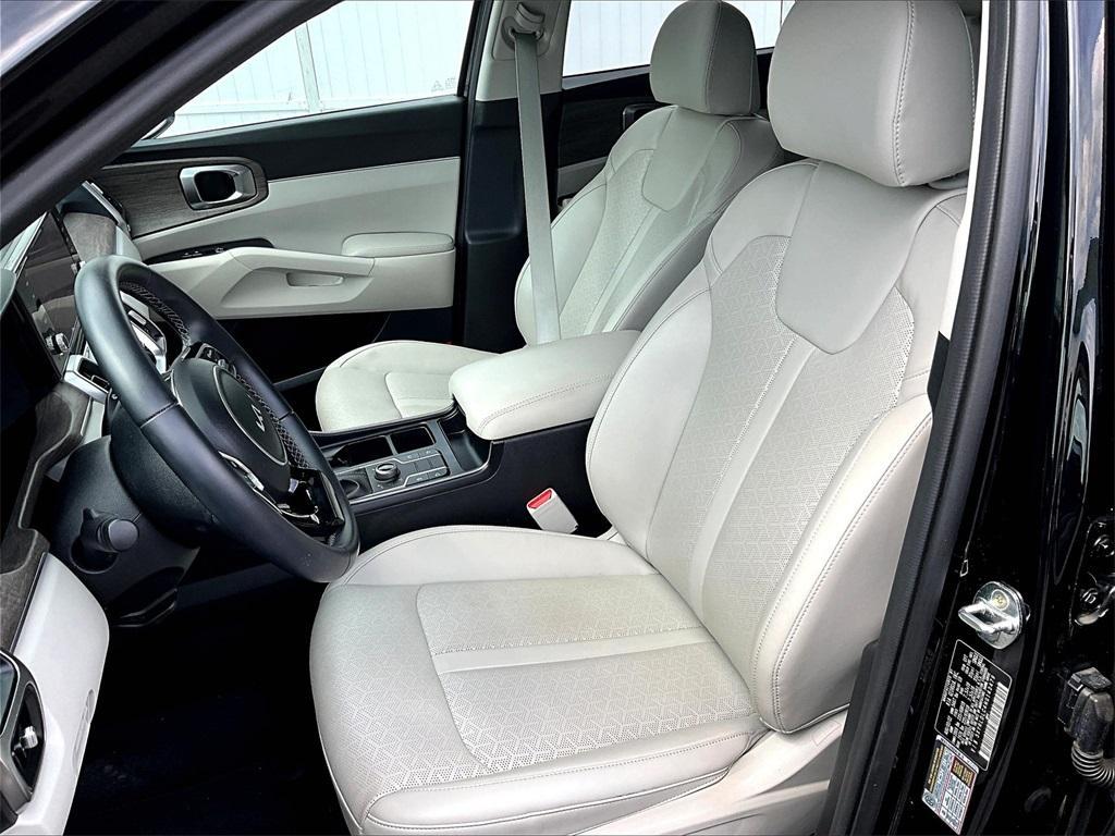 used 2022 Kia Sorento car, priced at $28,844