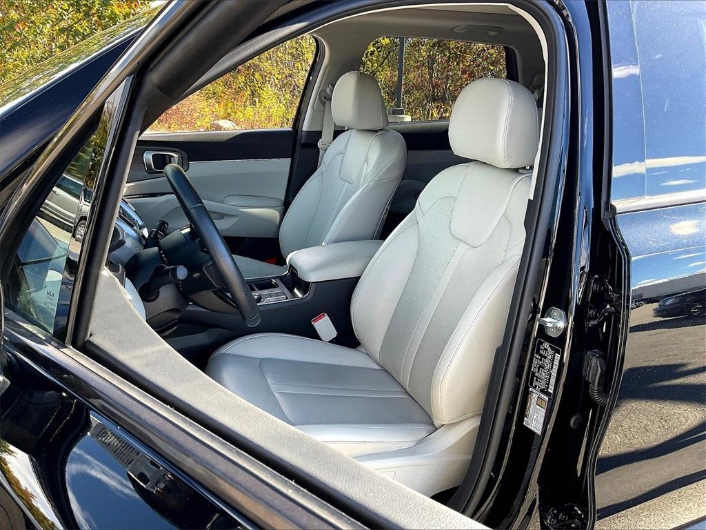 used 2022 Kia Sorento car, priced at $27,323