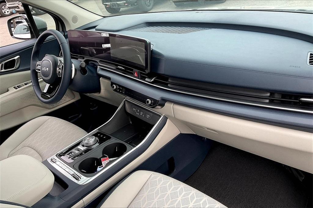new 2025 Kia Carnival Hybrid car, priced at $45,140