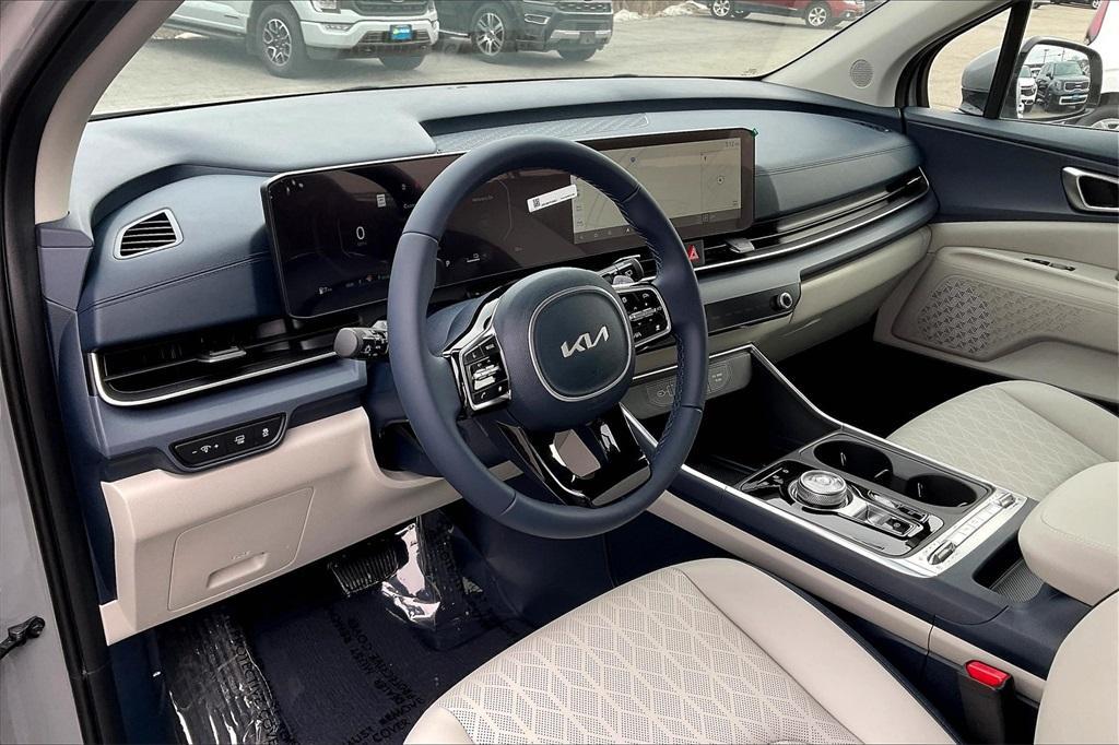 new 2025 Kia Carnival Hybrid car, priced at $45,140