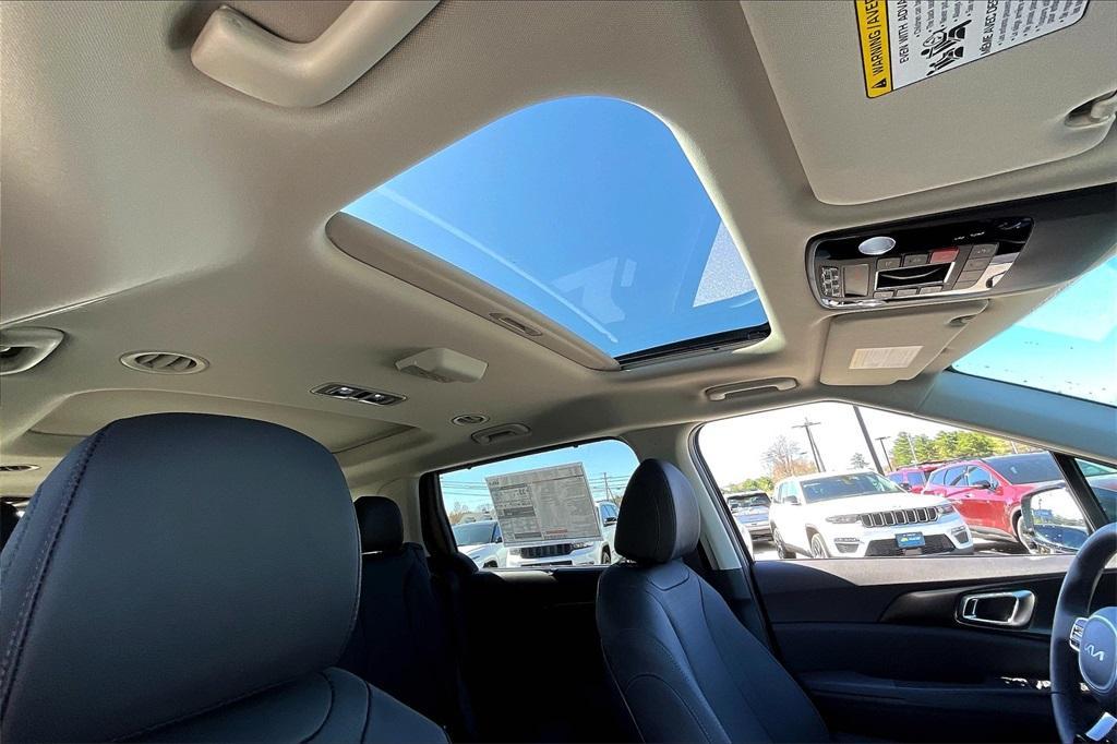 new 2025 Kia Carnival Hybrid car, priced at $50,139