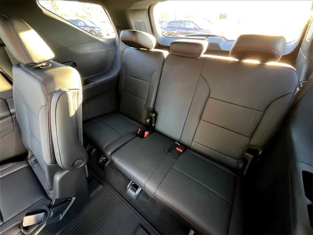 used 2025 Chevrolet Traverse car, priced at $46,977